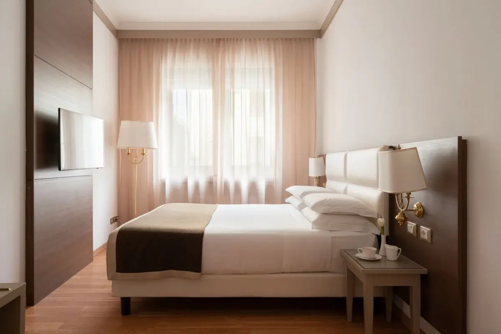 Отель Romana Residence