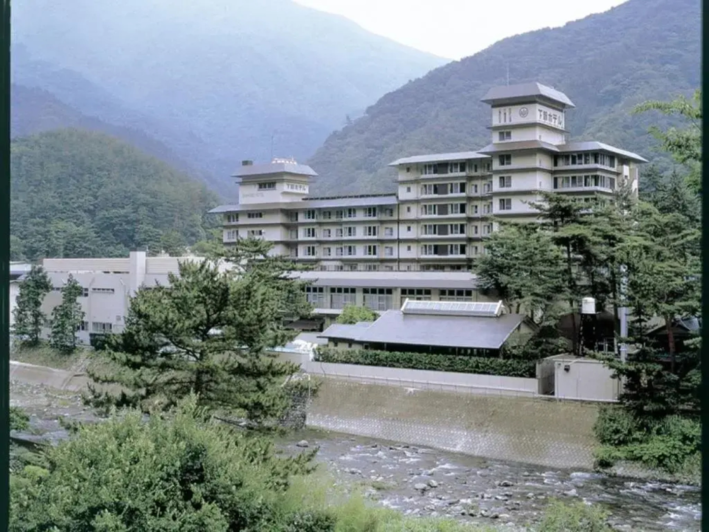 Shimobe Hotel