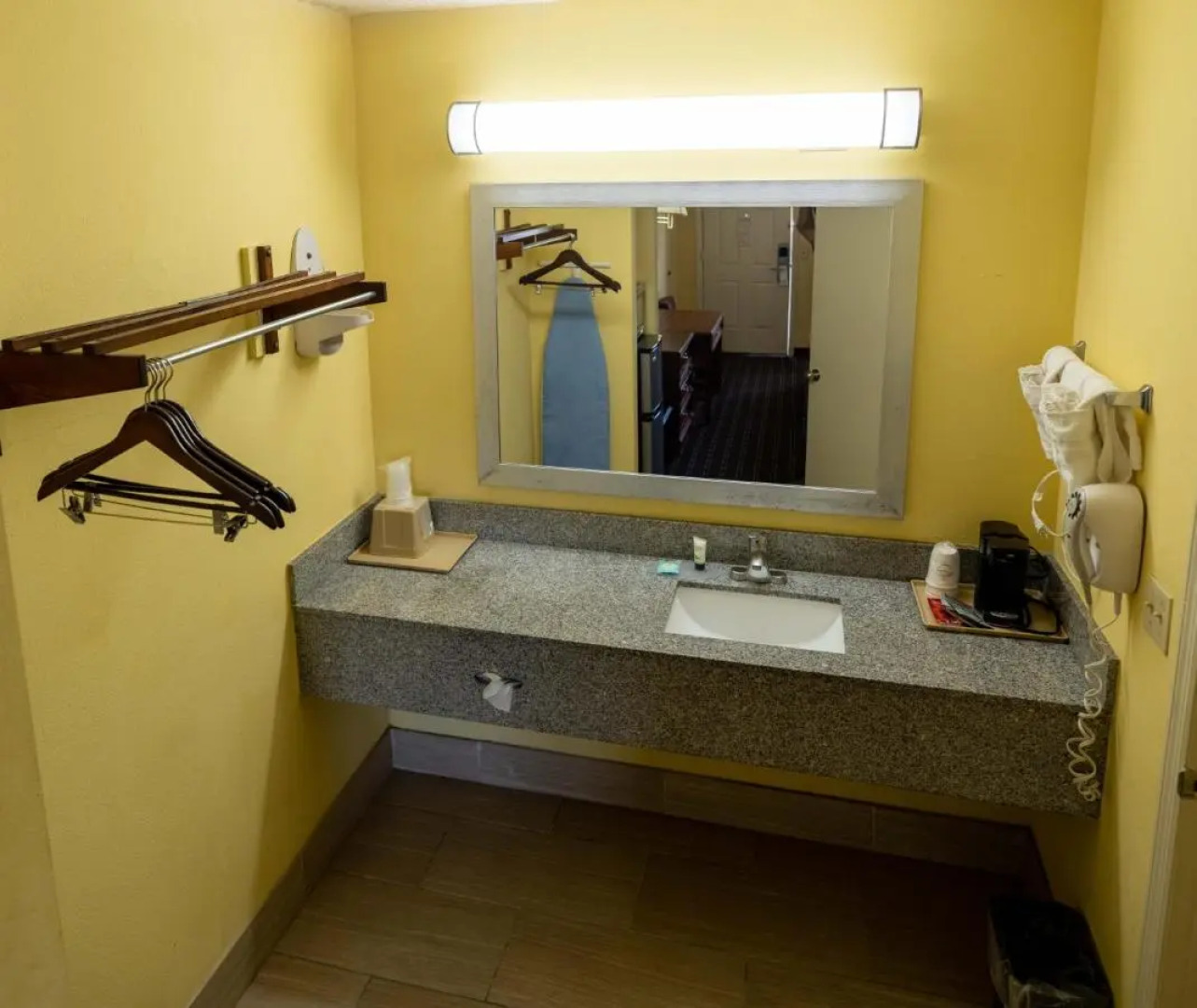 Super Inn & Suites by OYO Milledgeville