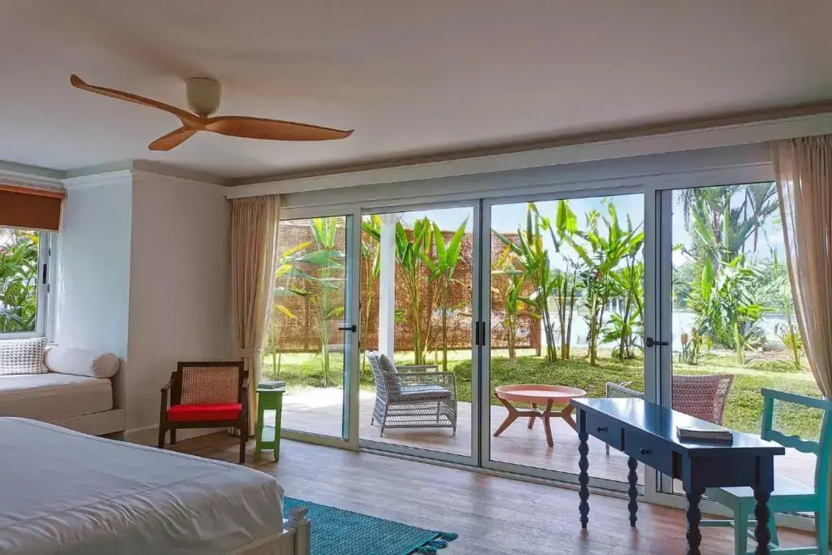 Tortuga Lodge