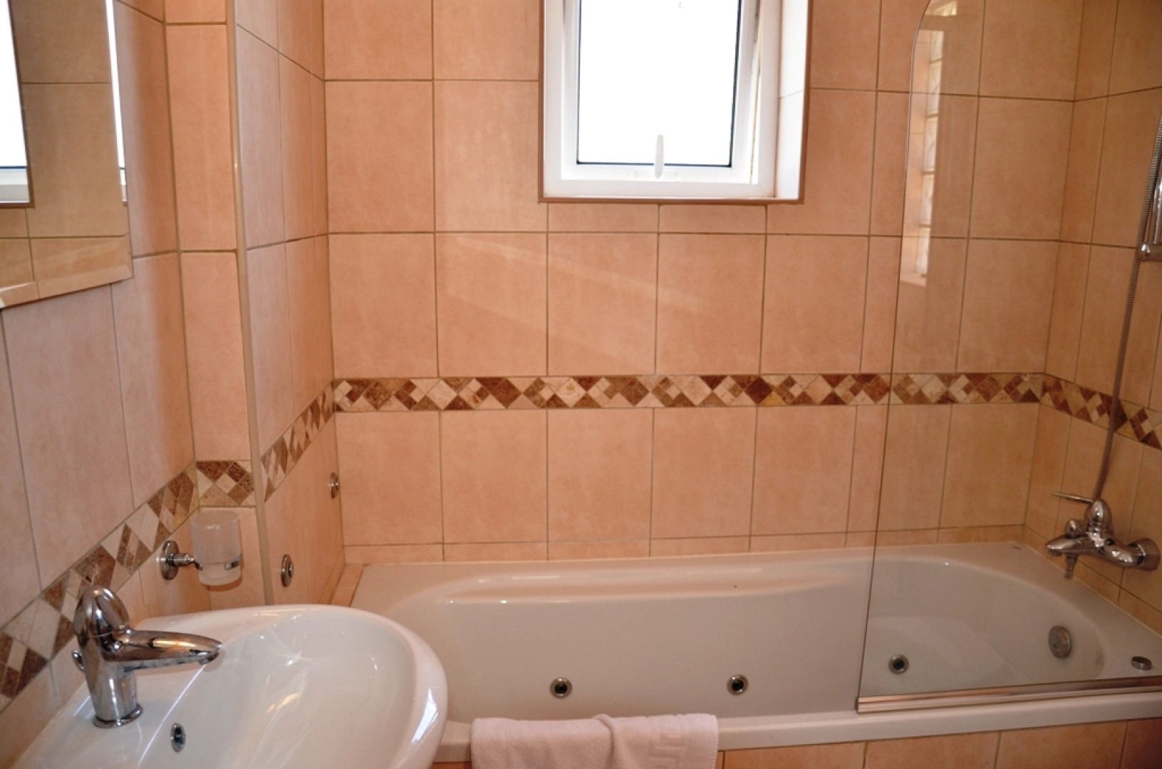 3 Br Villa Sunrise - Chg 8899