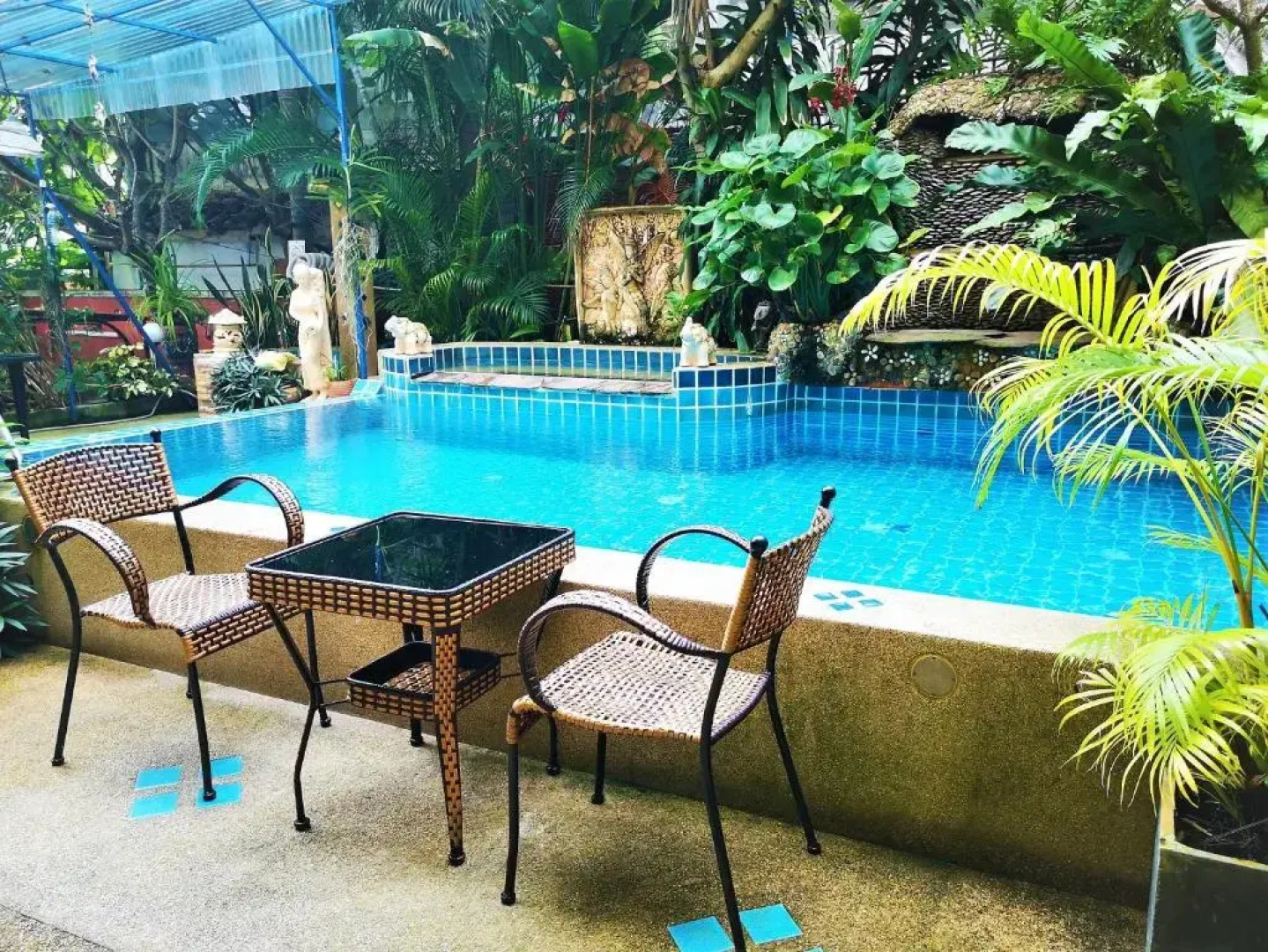 Seven Seas Hotel
