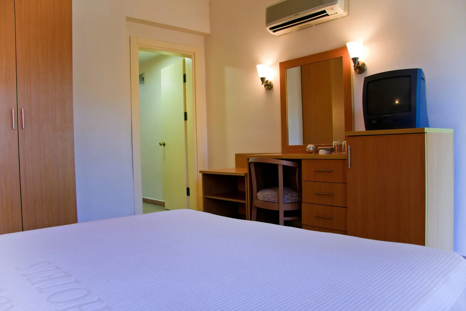 Perdikia Beach Hotel