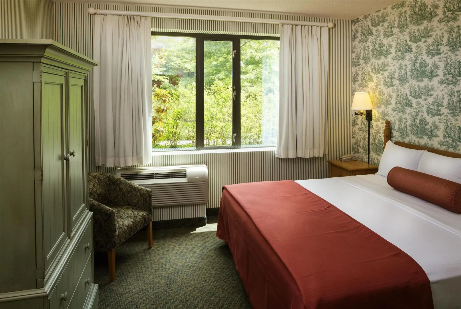 Williamsburg Woodlands Hotel & Suites, an official Colonial Williamsburg Hotel