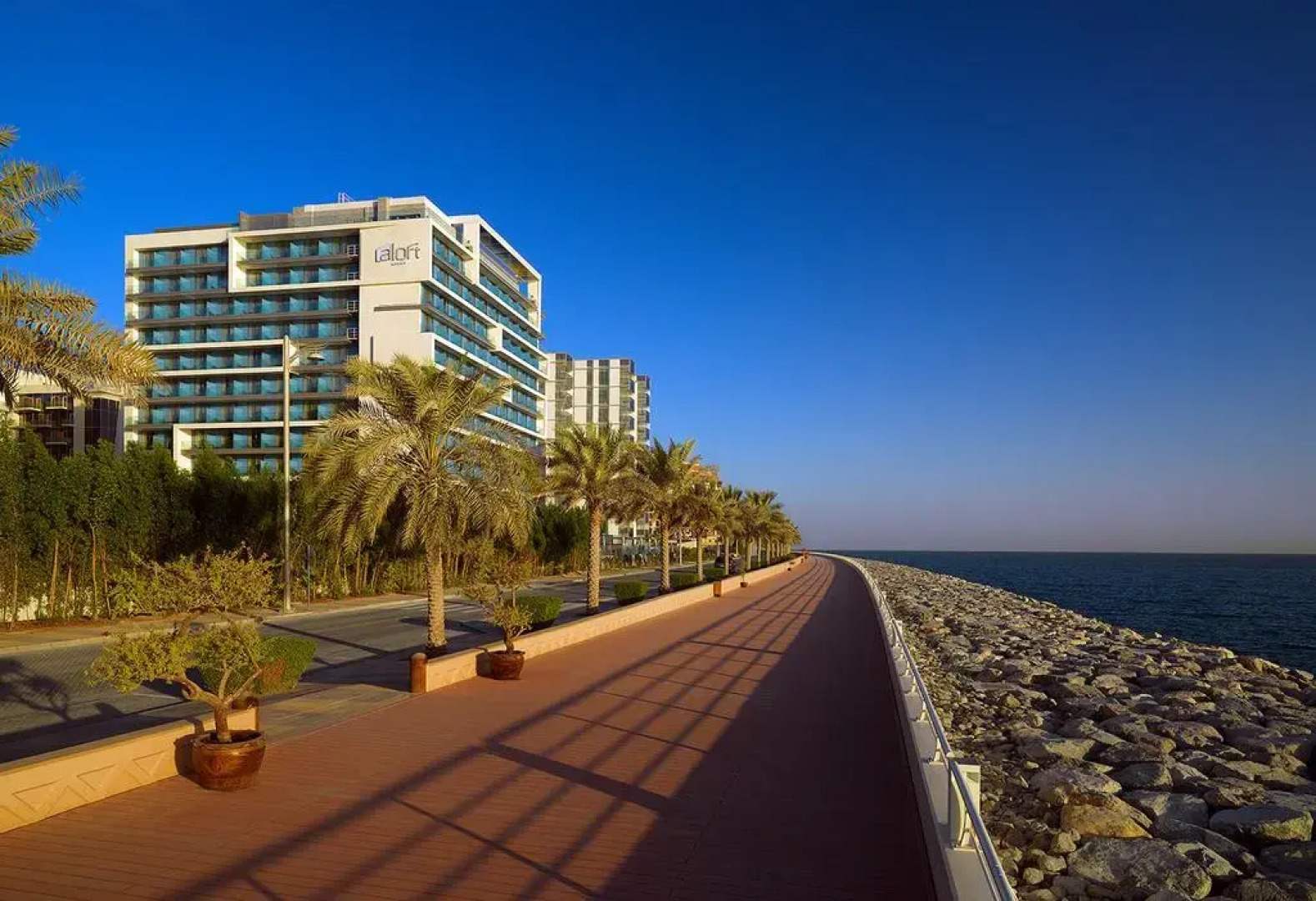 Отель Aloft Palm Jumeirah