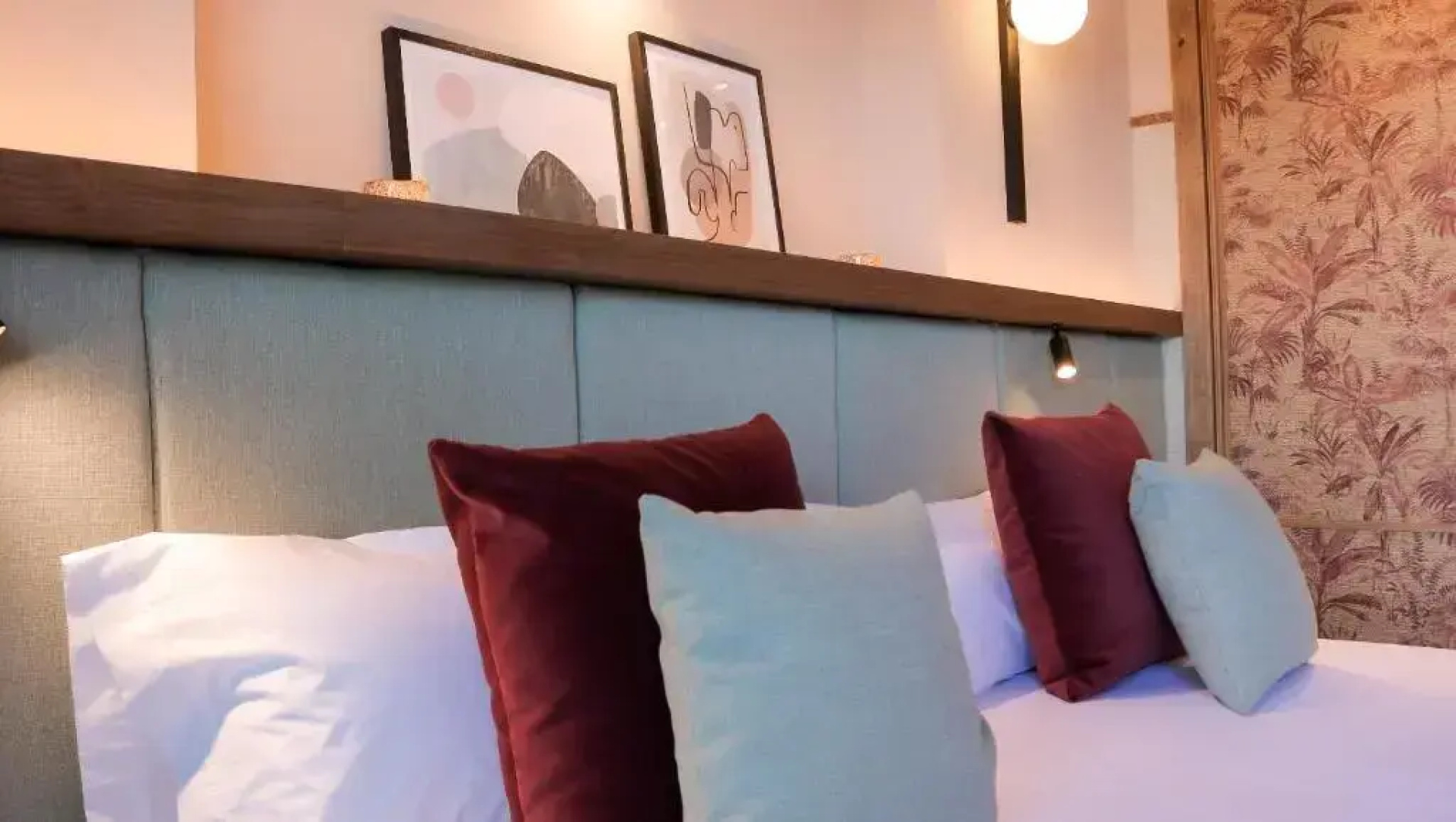 JovA Hotel