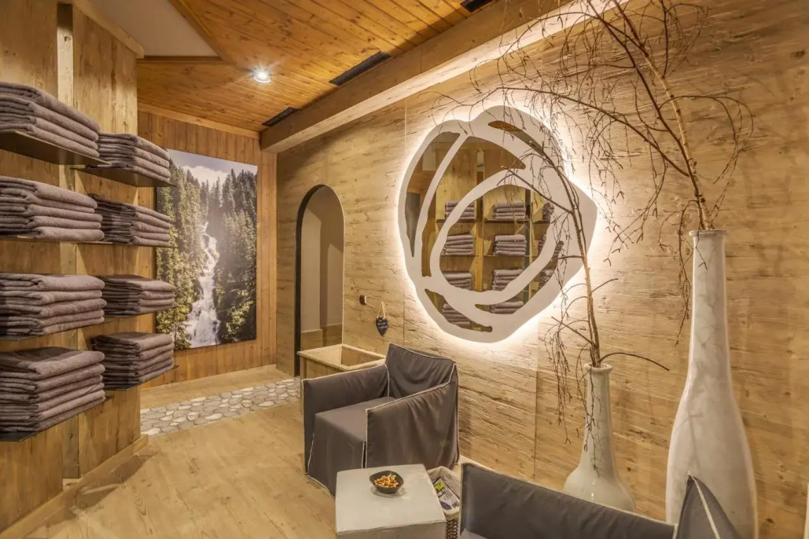 happYellow Boutique House