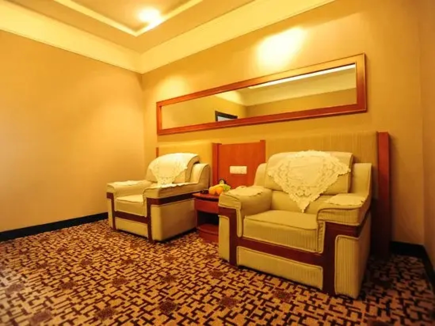 Yujing Garden Holiday Hotel