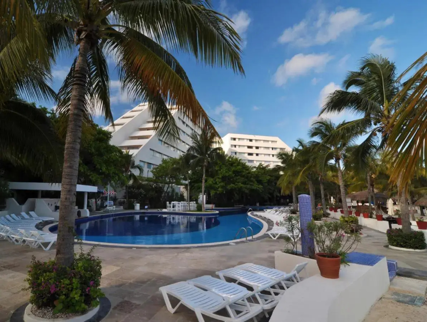 Oasis Palm Hotel