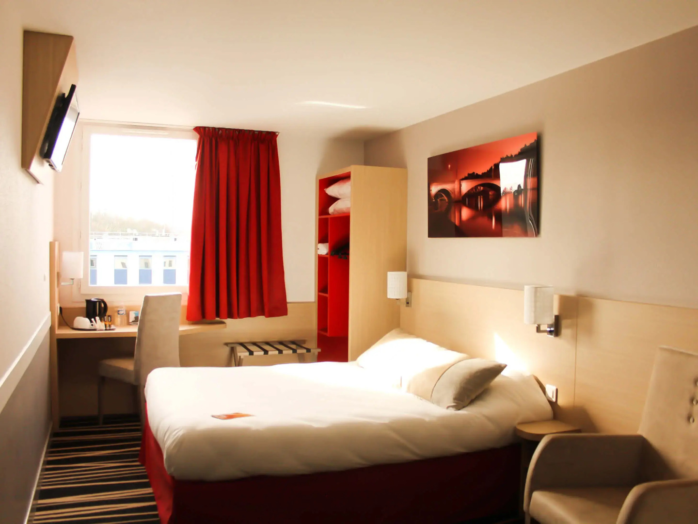 B&B HOTEL Lyon Aéroport Saint-Quentin-Fallavier