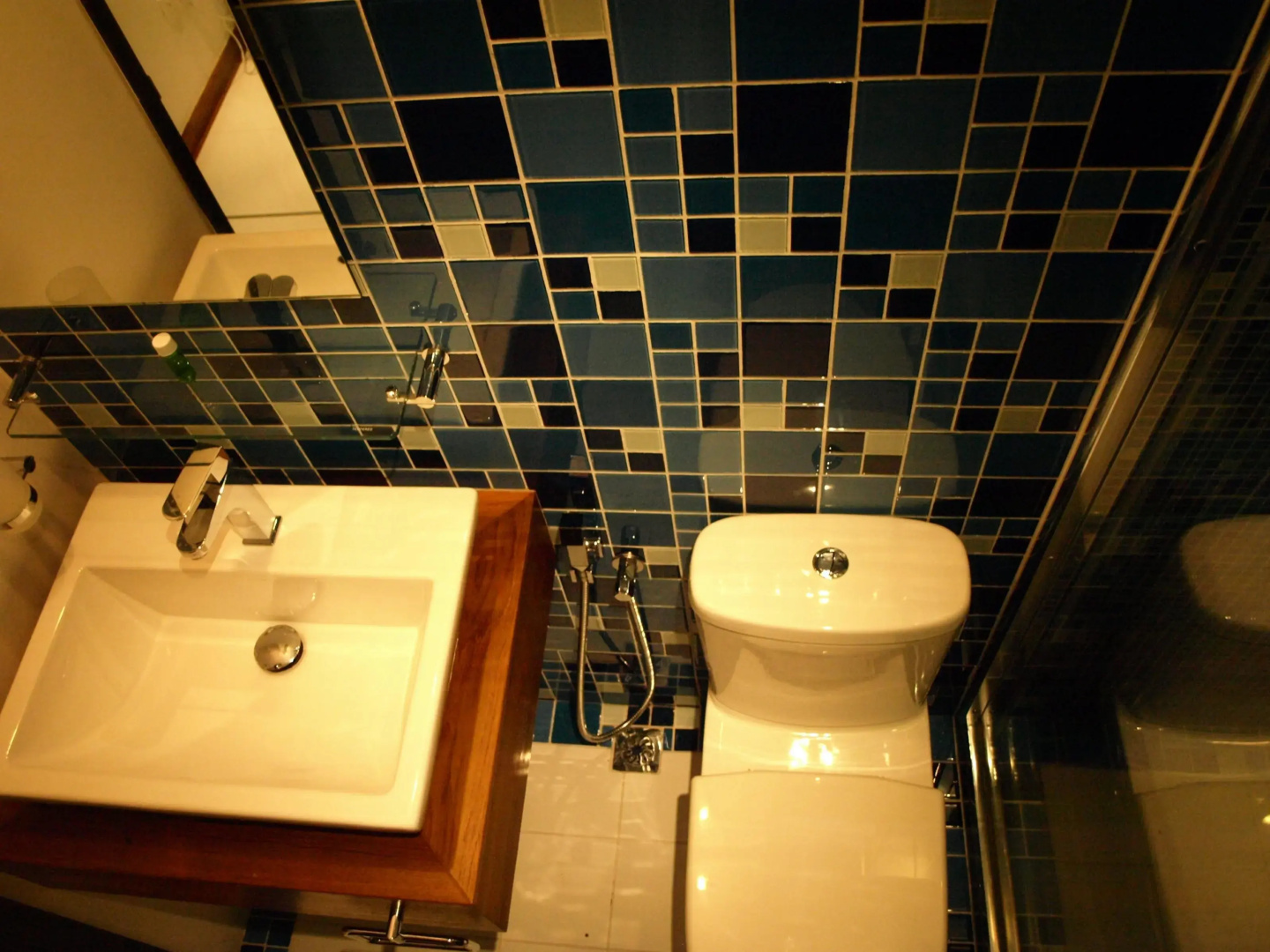 Rare Deluxe Inn