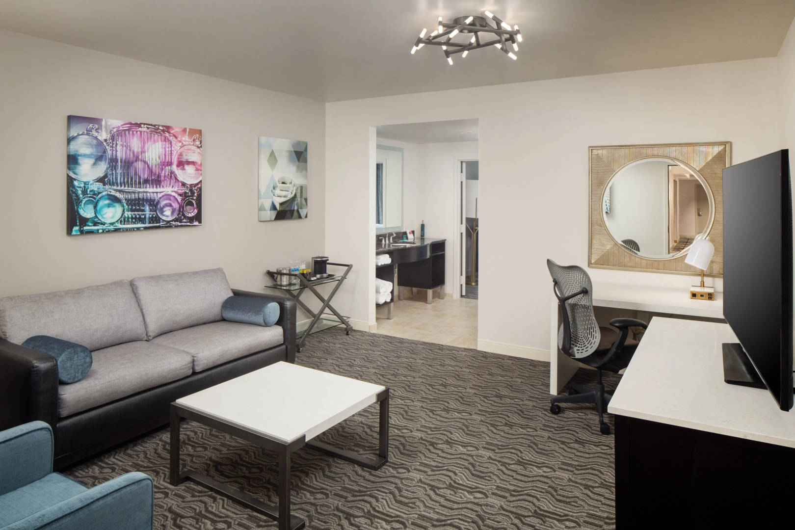 DoubleTree Suites by Hilton Hotel Detroit Downtown - Fort Shelby