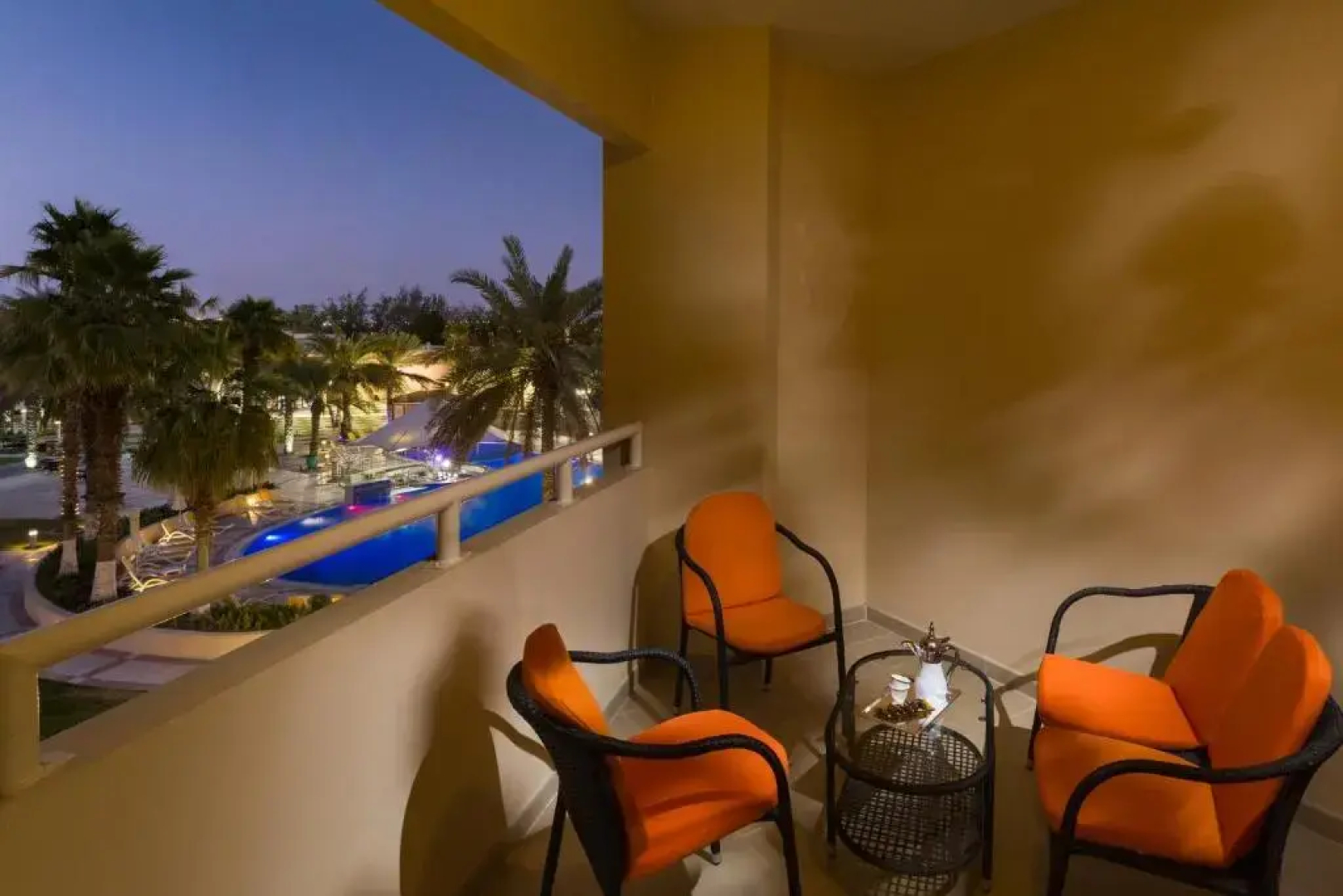 Metropolitan Al Mafraq Hotel