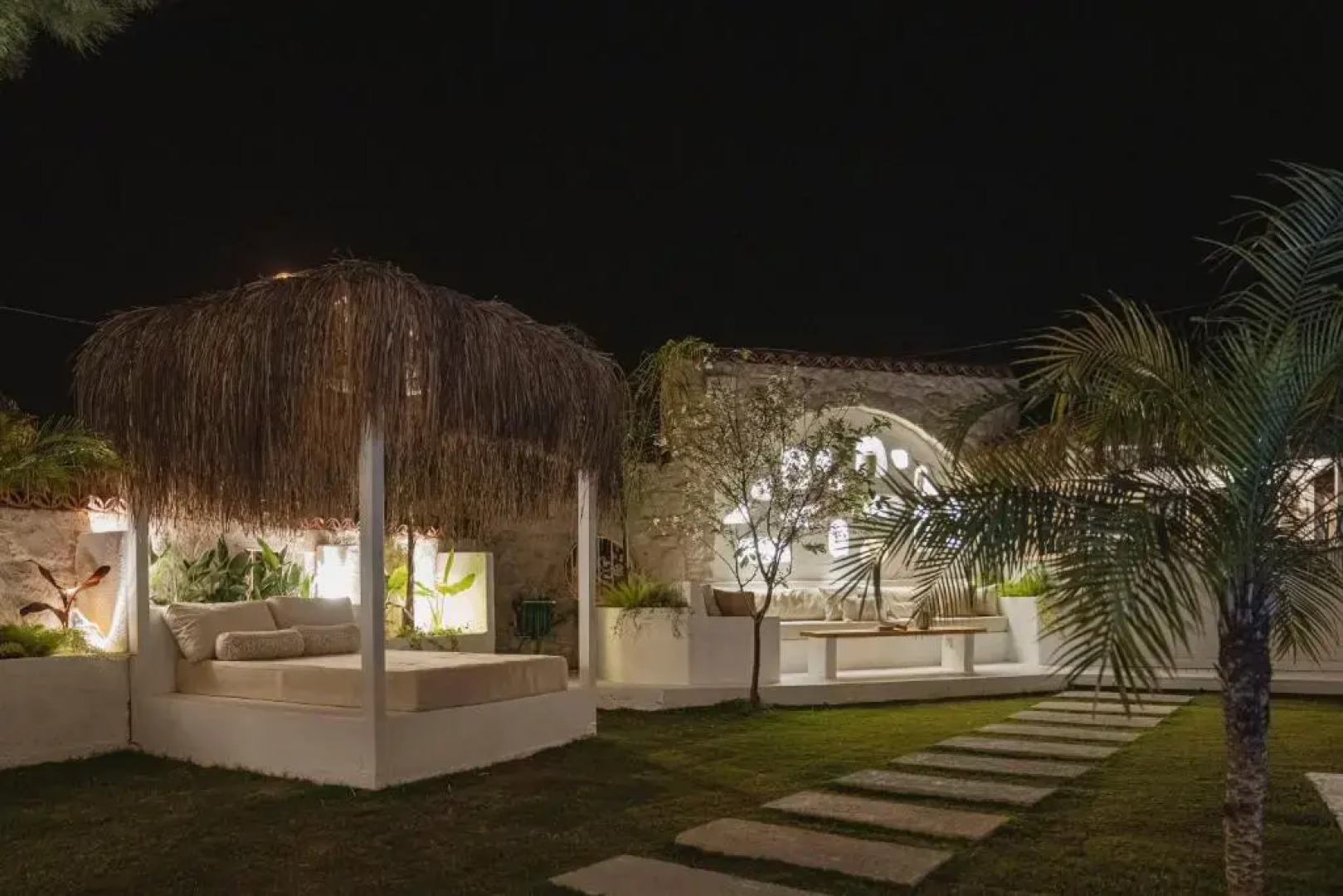 Sandal Alaçatı - Adults Only