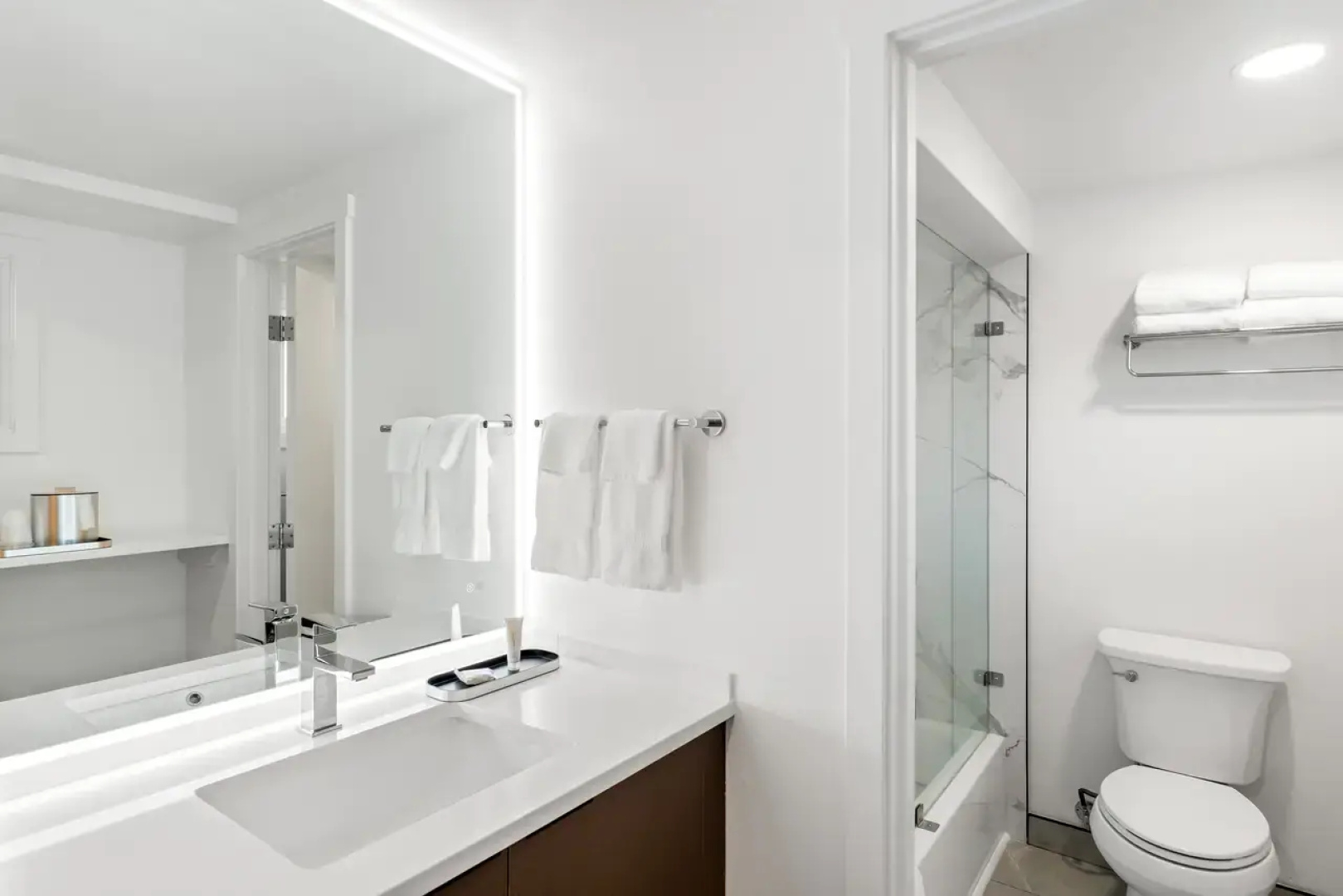 Отель Clarion Pointe