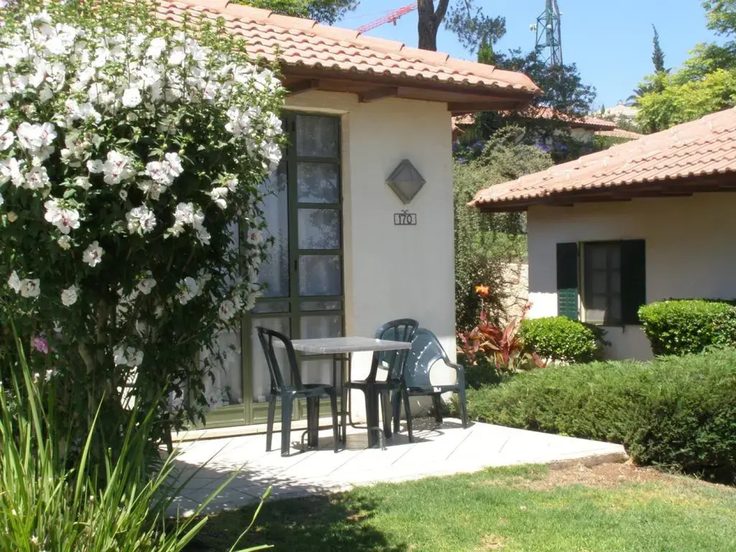 Shoresh Country Lodging