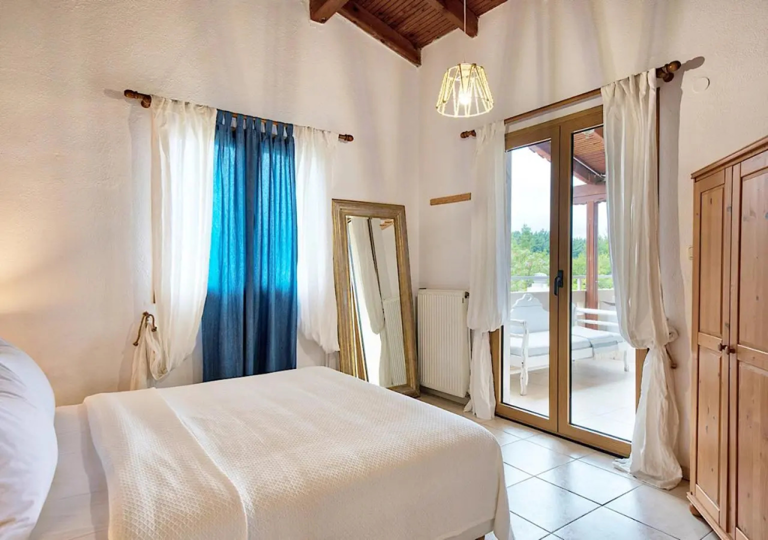 Sanidiamonds Apartments & Studios