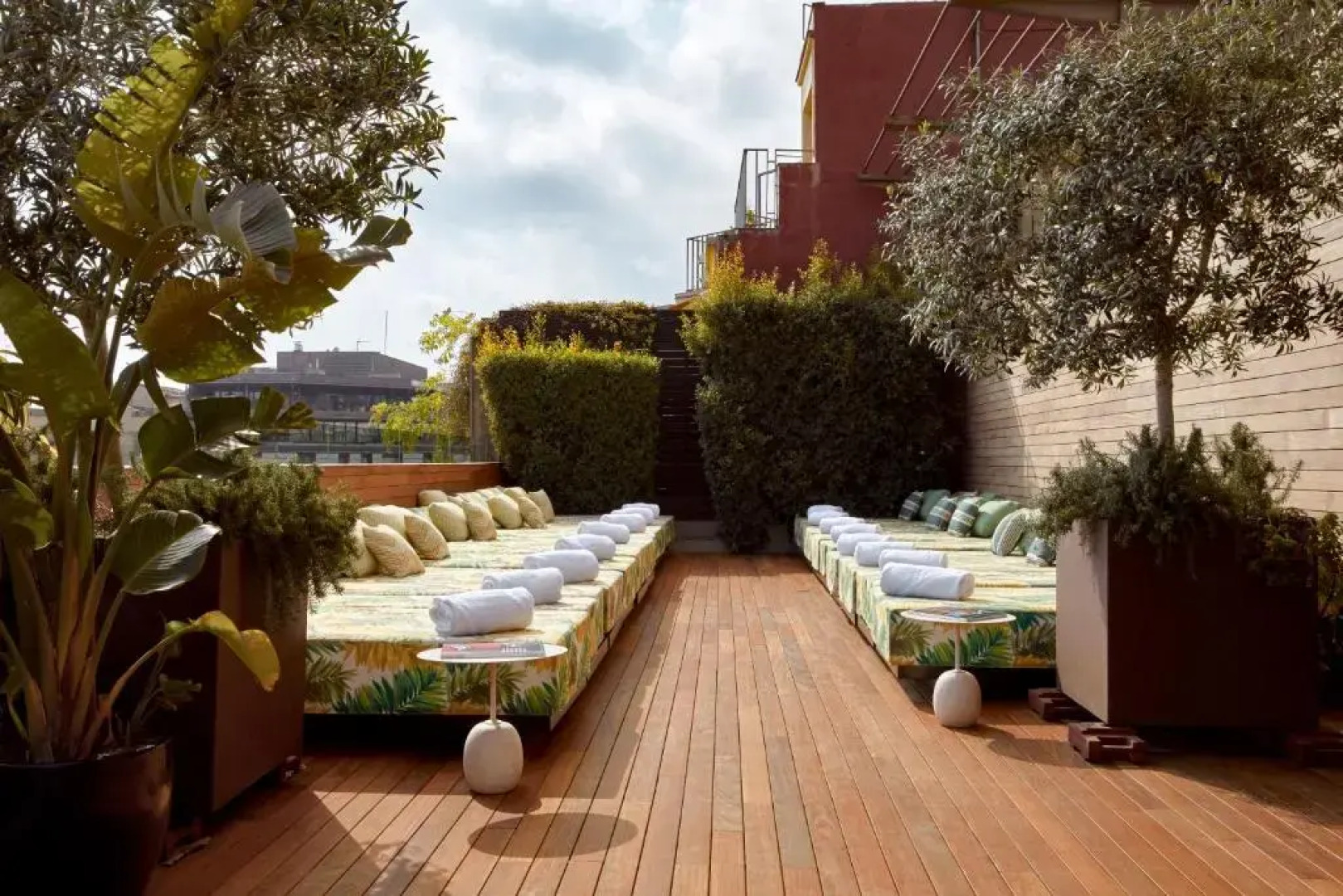 Отель Sir Victor