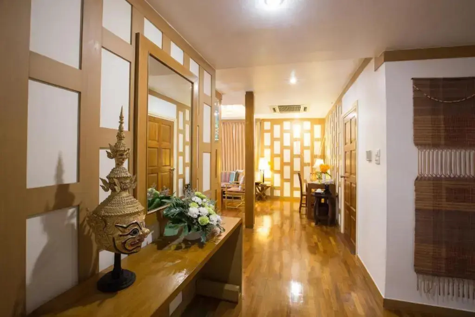 The Tarntawan Hotel Surawong Bangkok