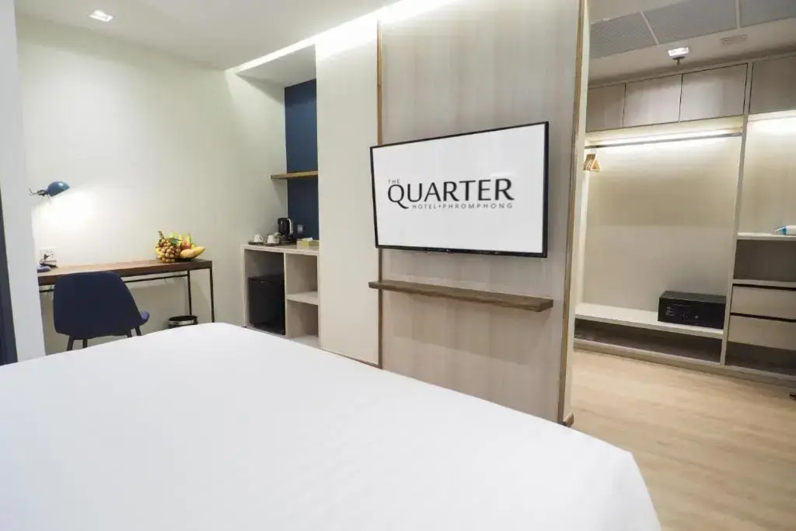 The Quarter Phromphong by UHG