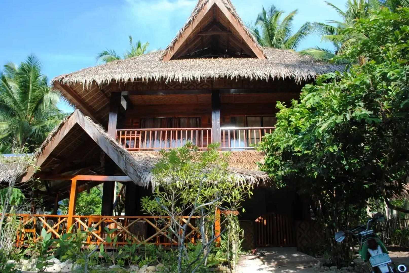La Luna Island Resort