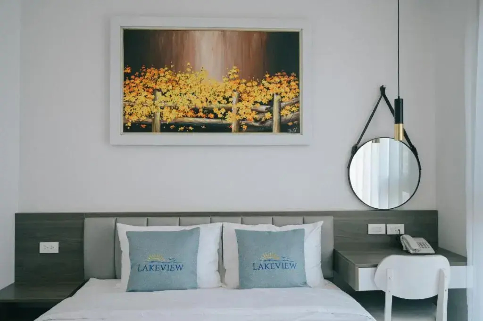 Hanoi Lake View Hotel & Travel