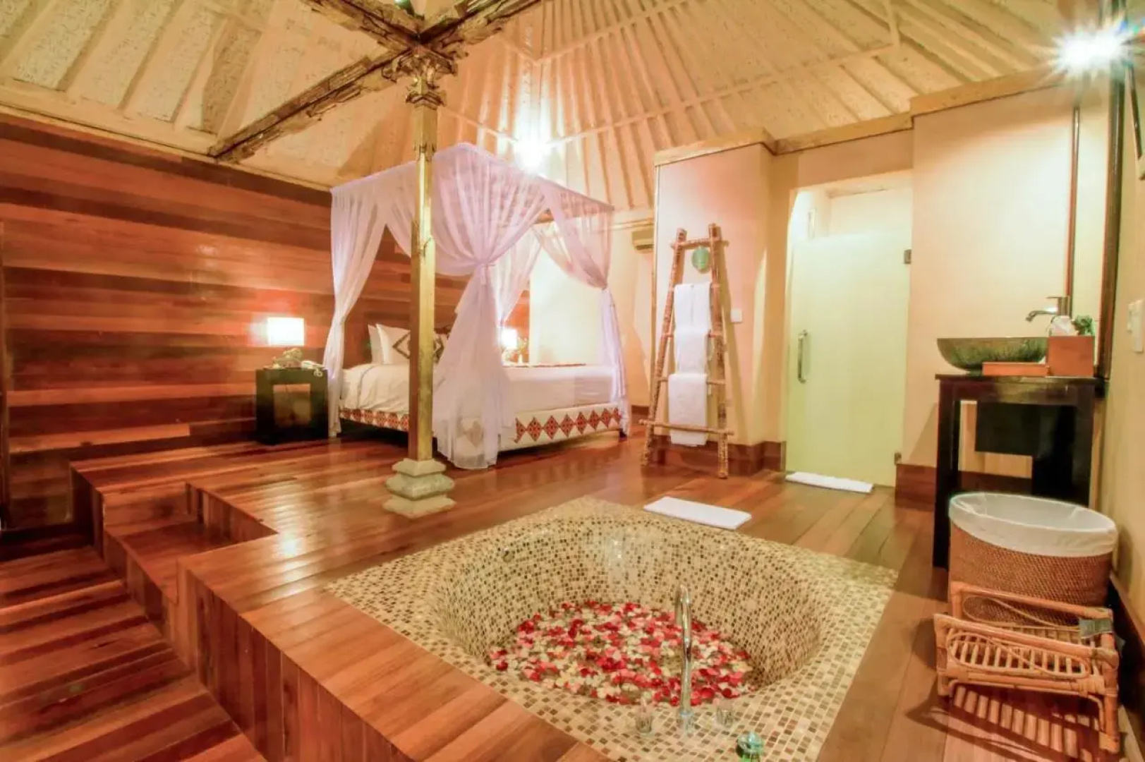 Kupu Kupu Barong Villas and Tree Spa by L'Occitane
