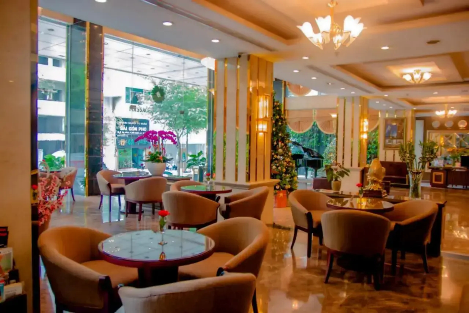 Kin Hotel Thi Sach