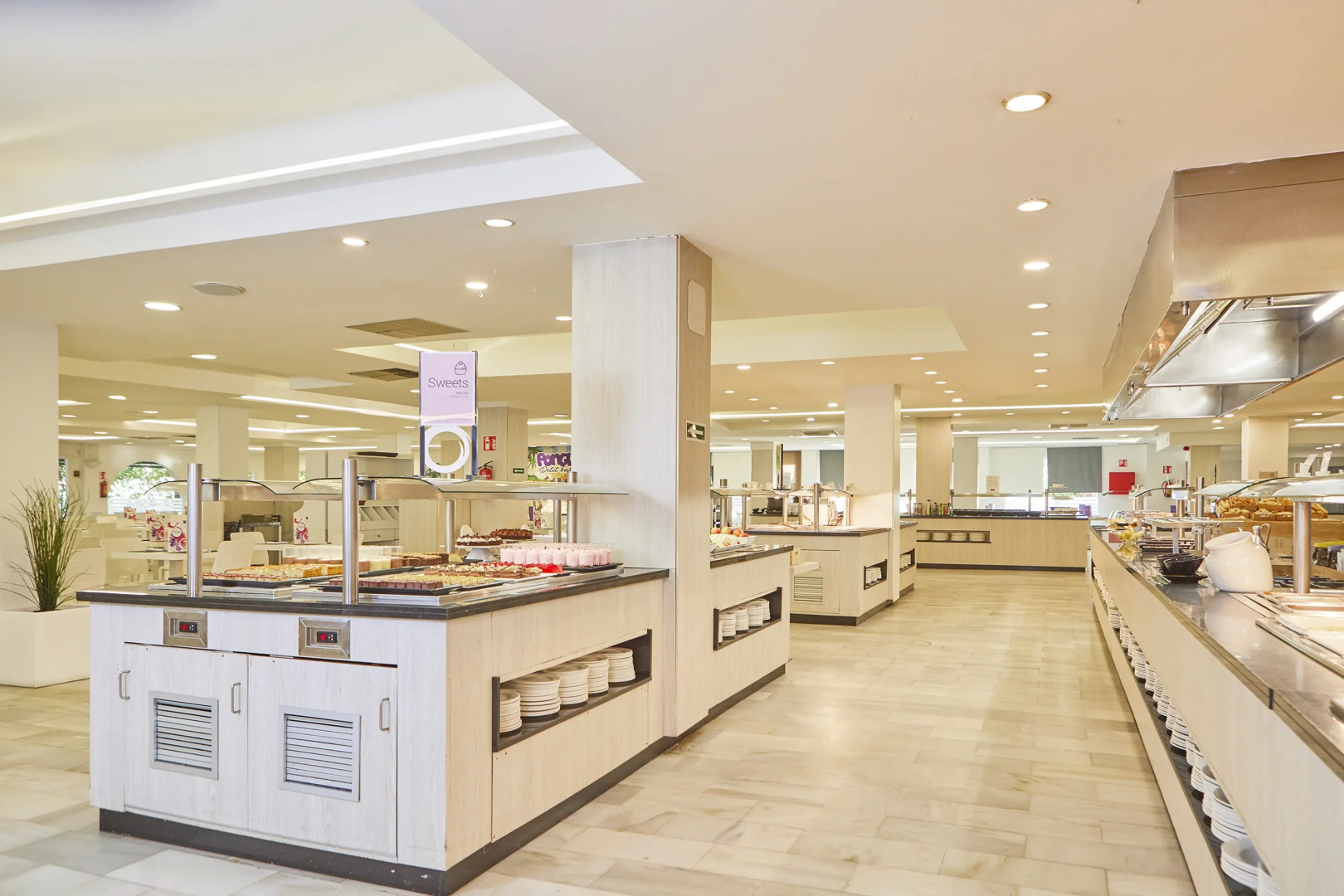 FERGUS Style Bahamas