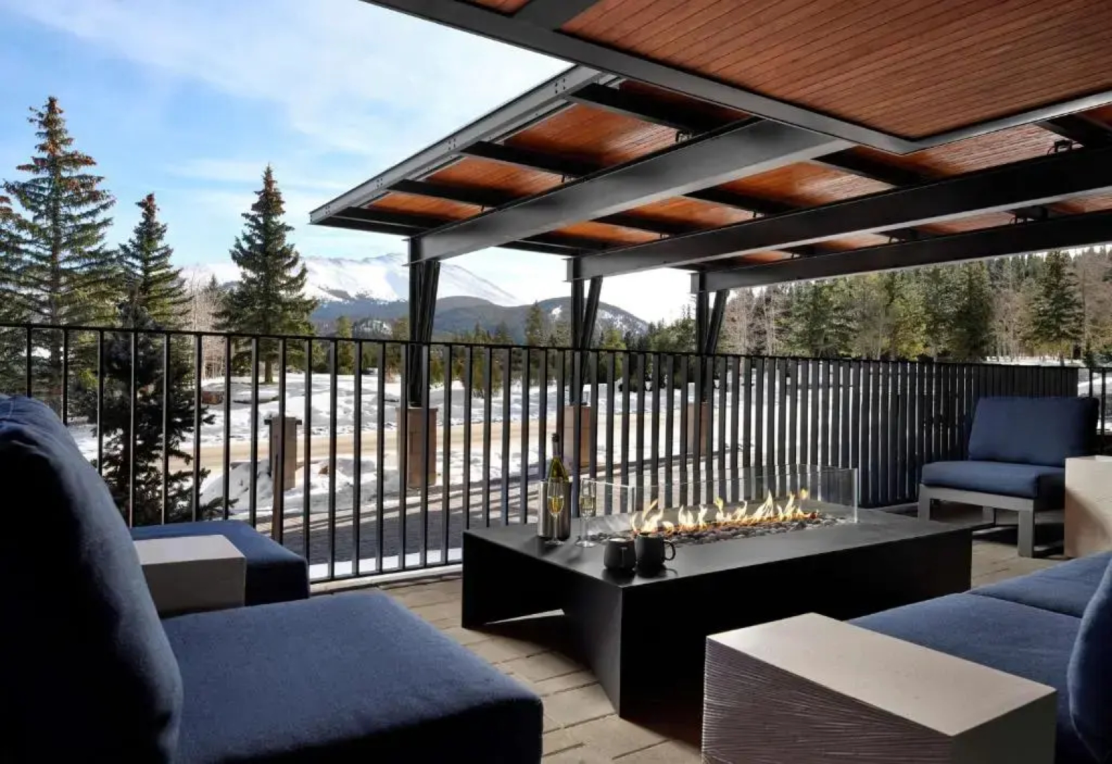 Hotel Alpenrock Breckenridge, Curio Collection by Hilton