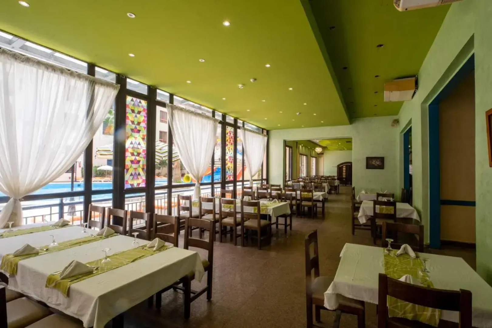 Отель Empire Aqua Park