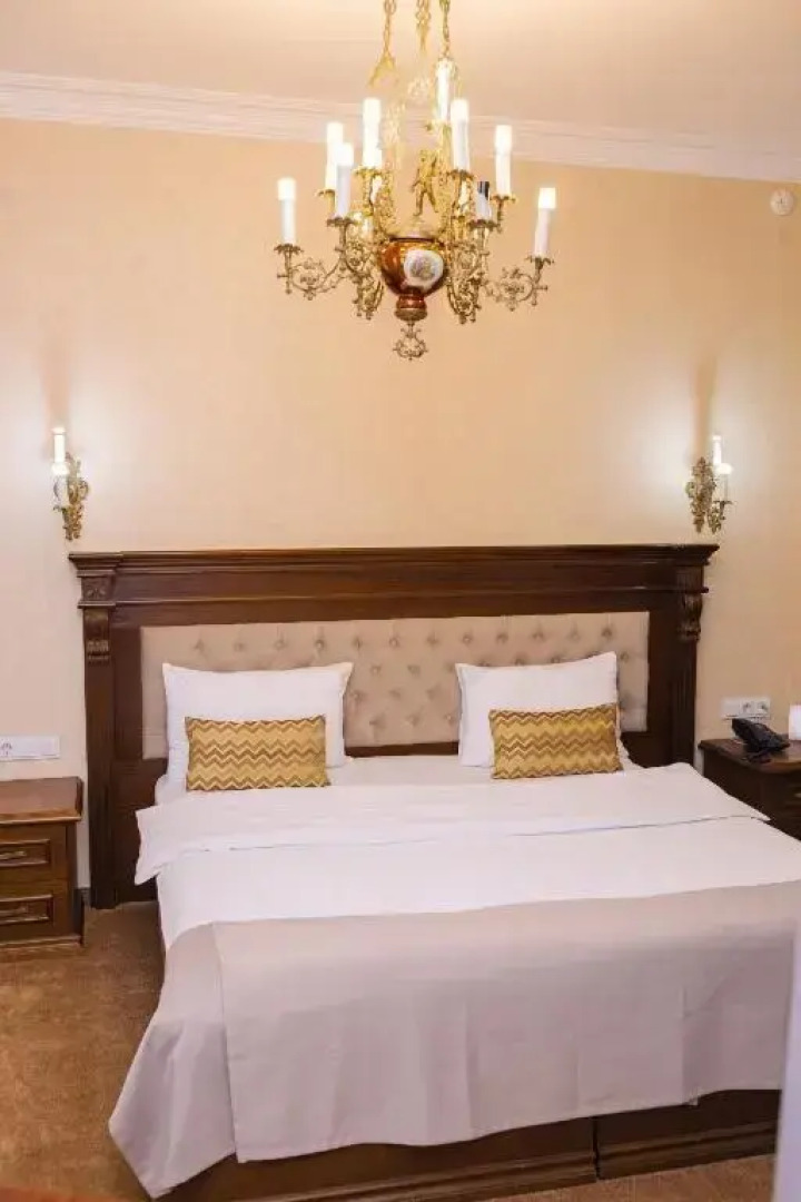 Imperial House Hotel