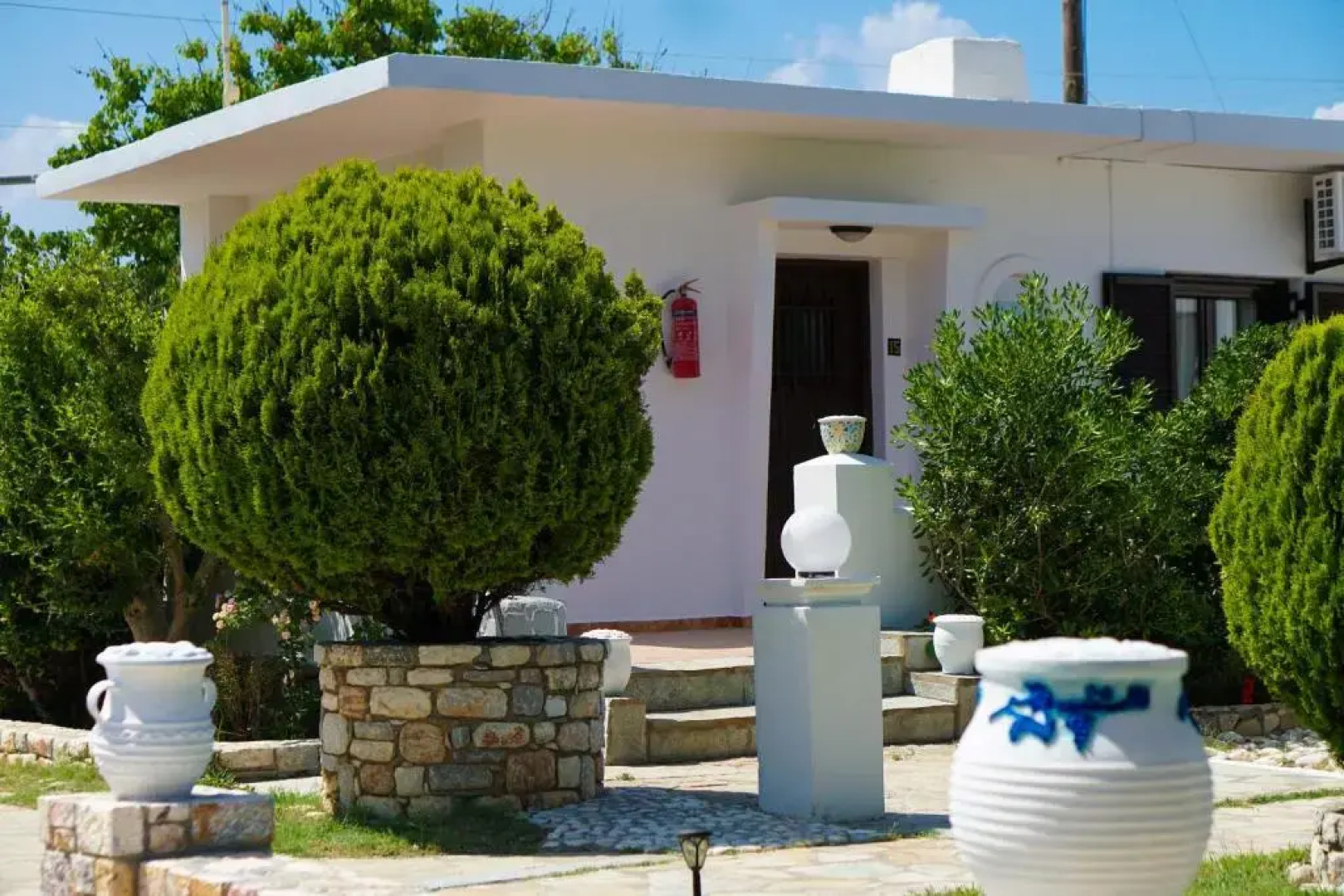 Avra Studios & Apartments