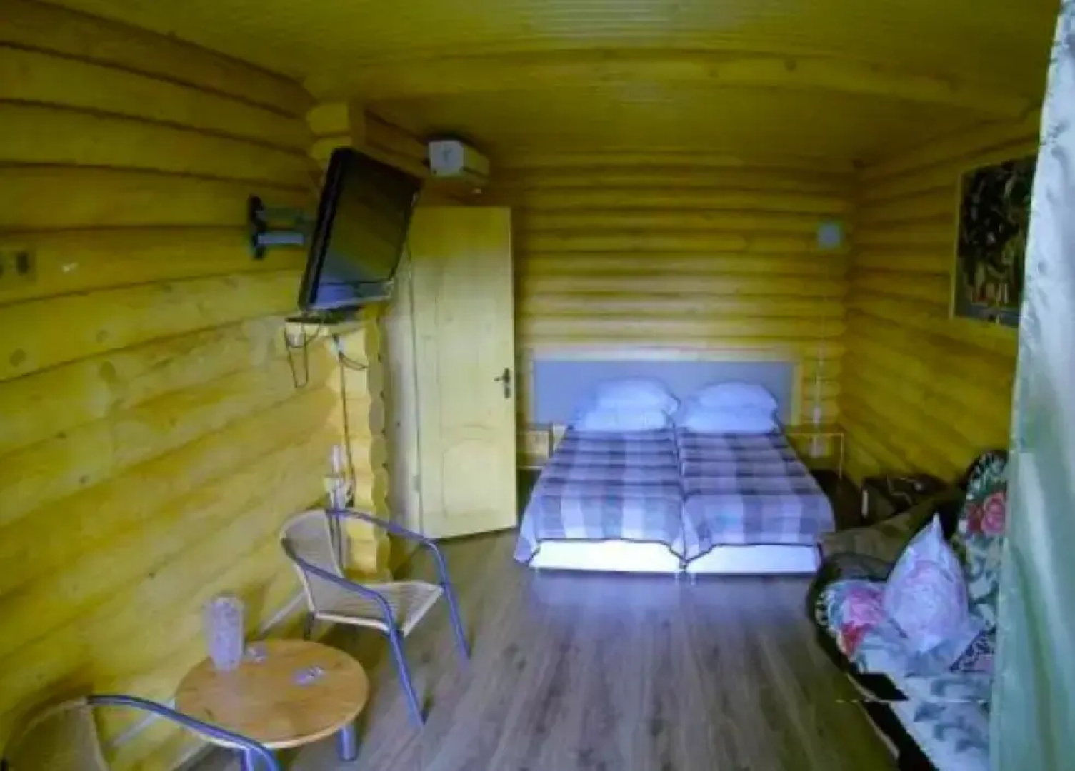 Yacht Club Guesthouse