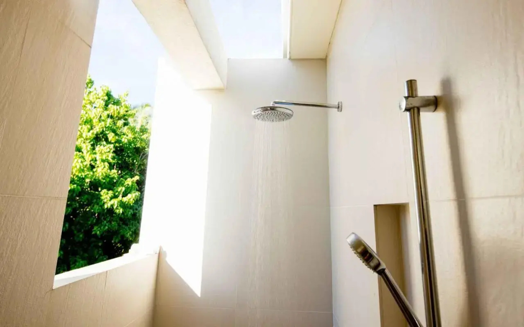 Holiday Inn Resort Kandooma Maldives by IHG