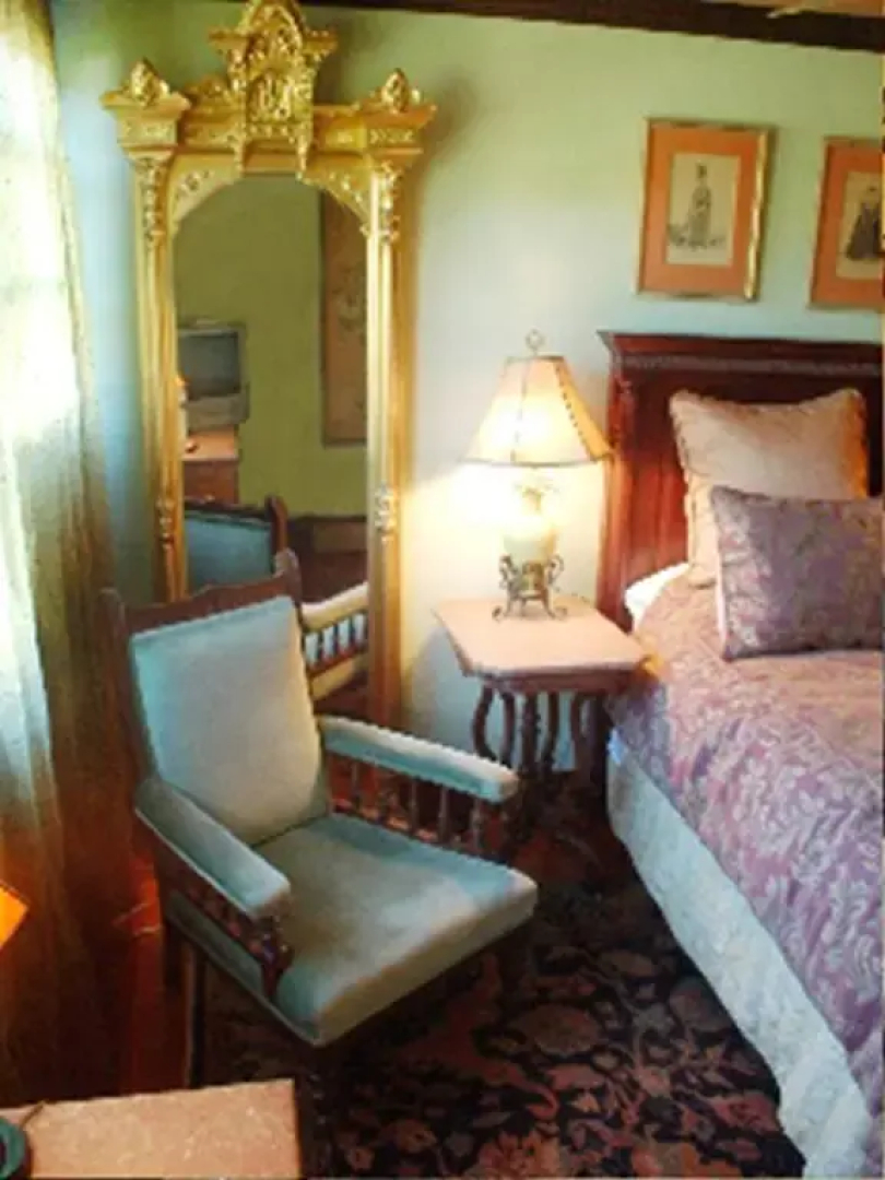 Cooperage Inn