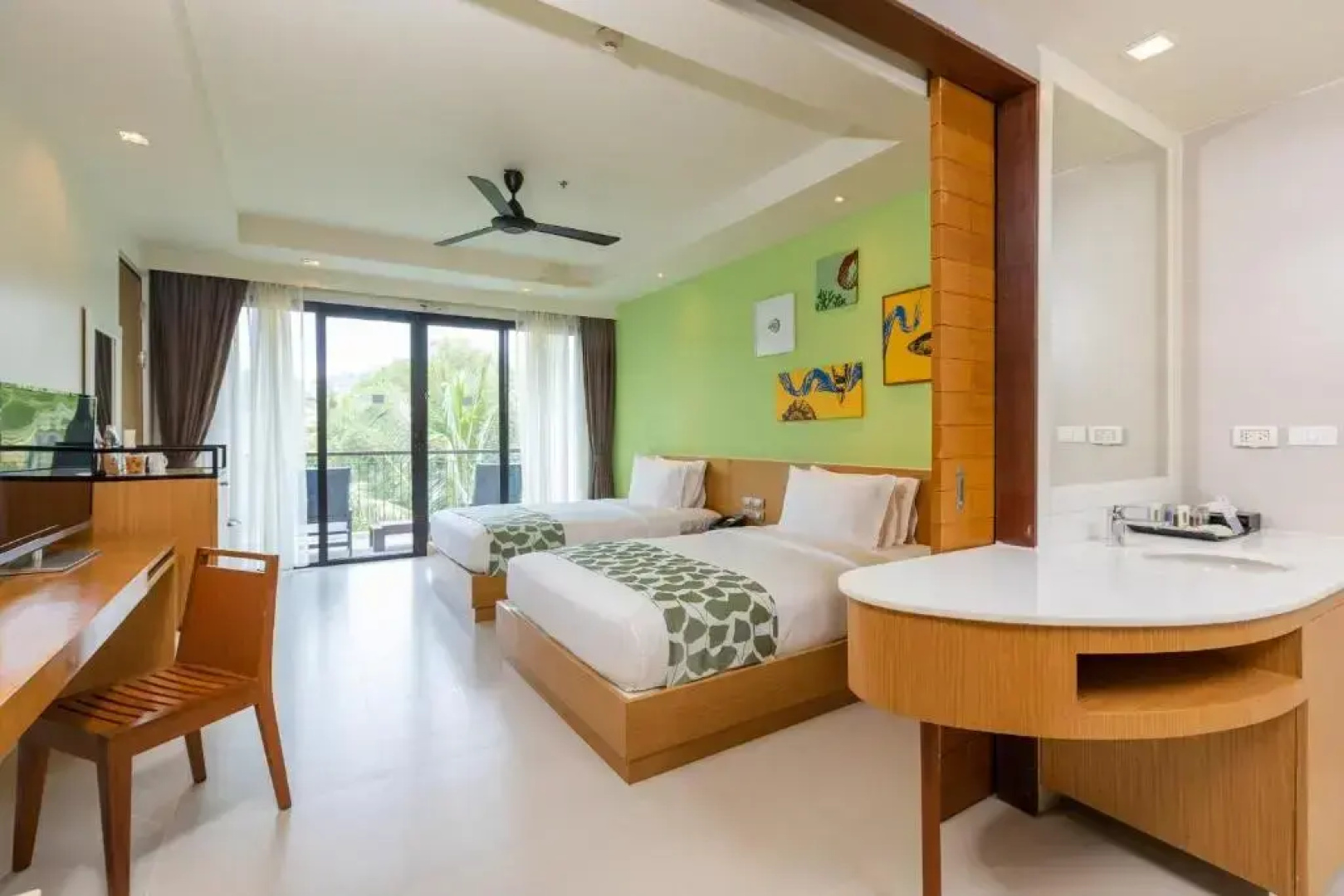 Holiday Ao Nang Beach Resort, Krabi