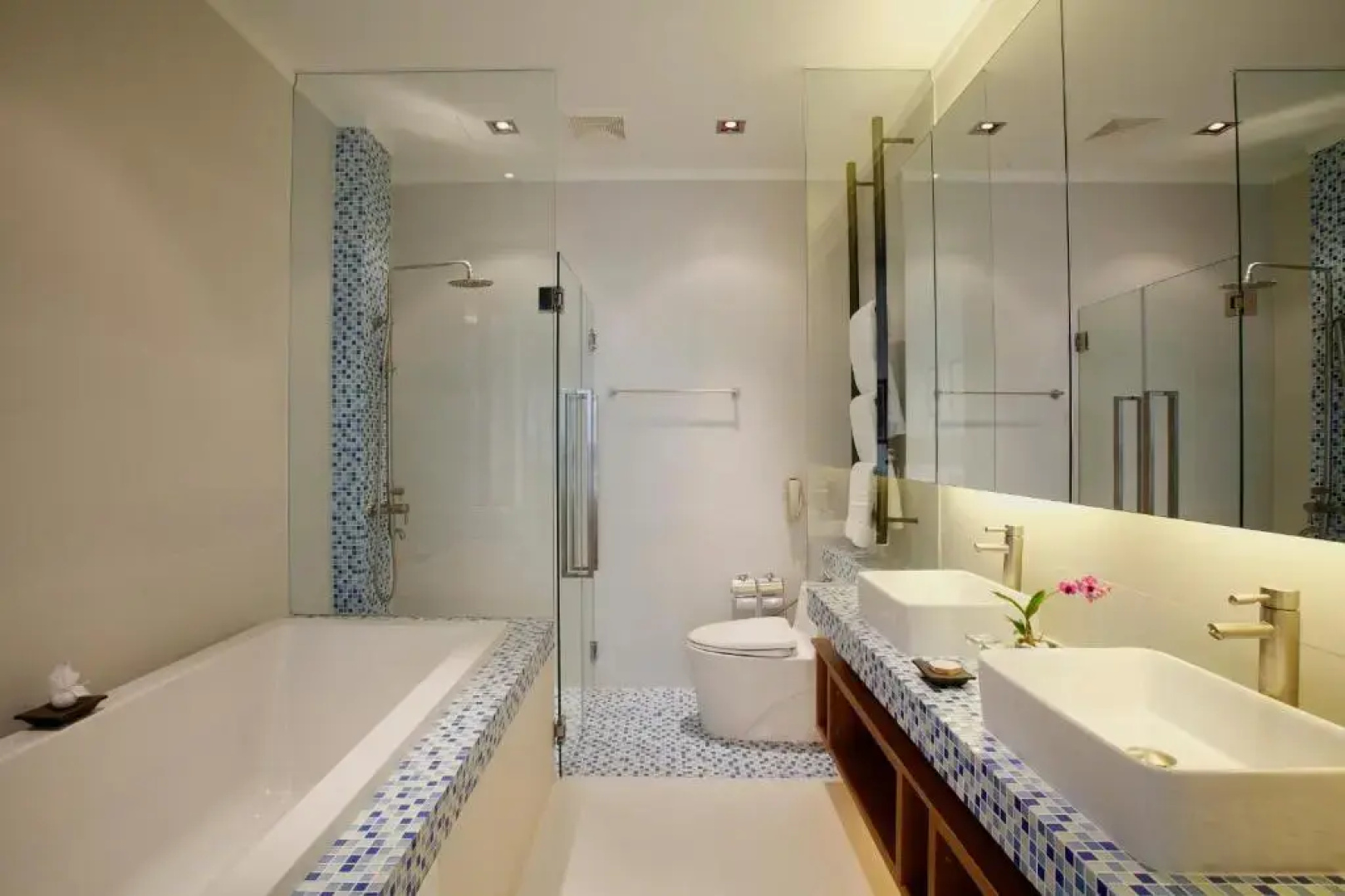 Pattaya Modus Beachfront Resort