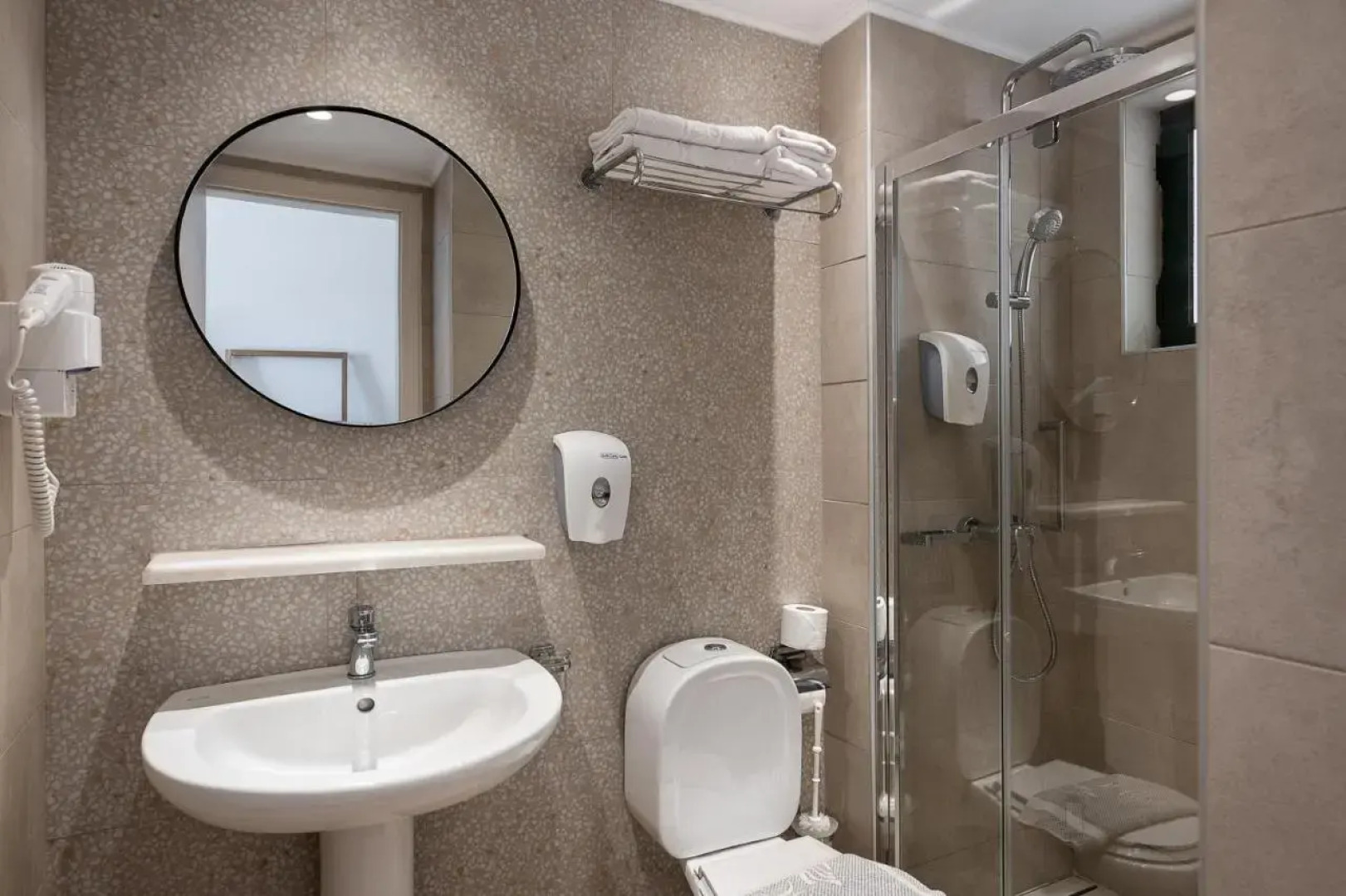 Отель Caldera Beach