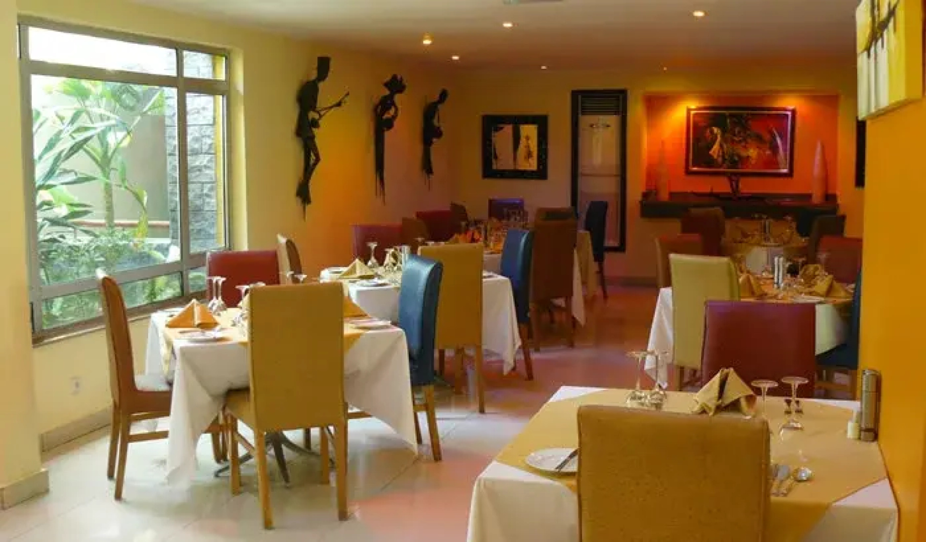 La Cour Hotels and Apartments Glover