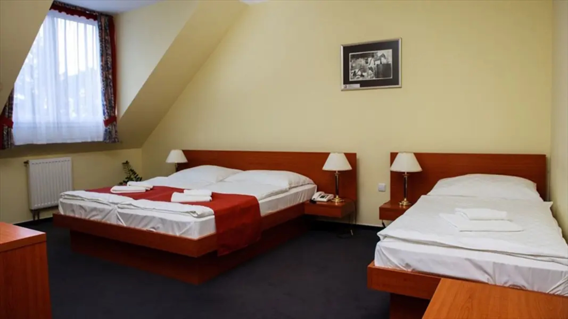 Lipa Hotel Es Etterem