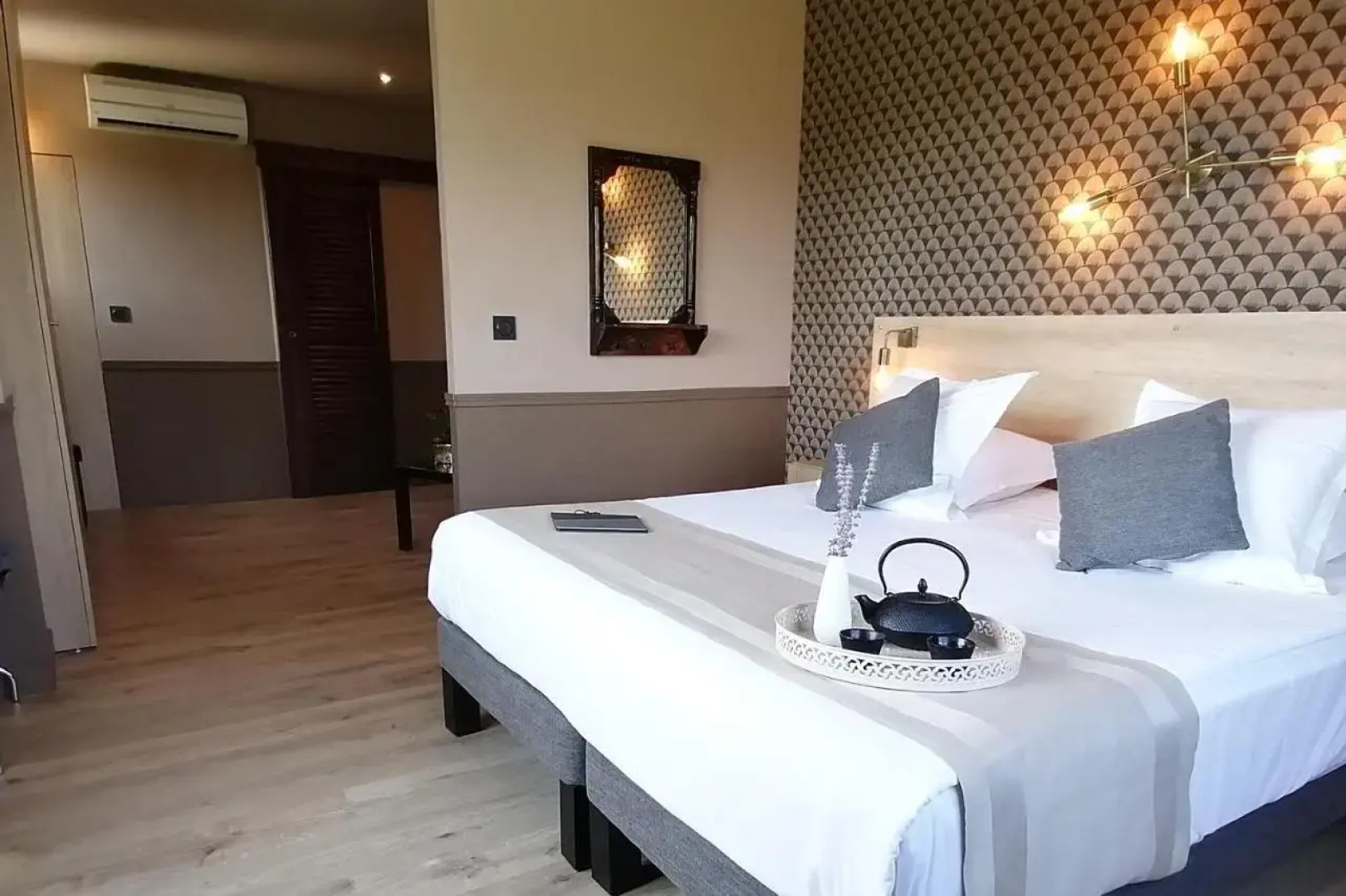 Logis Hôtel Restaurant Le Plantevin