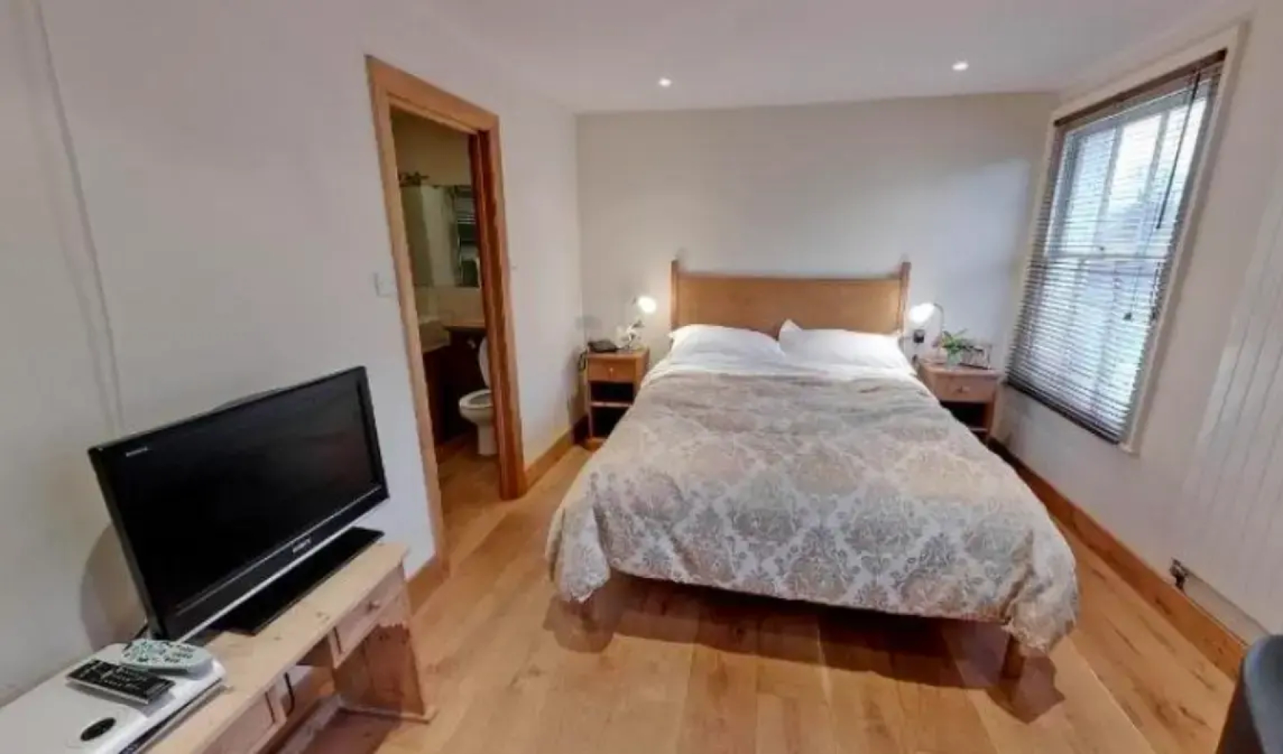 The Saracens Head Inn