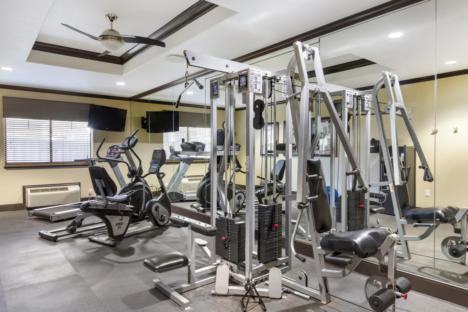 Best Western Plus Classic Inn & Suites