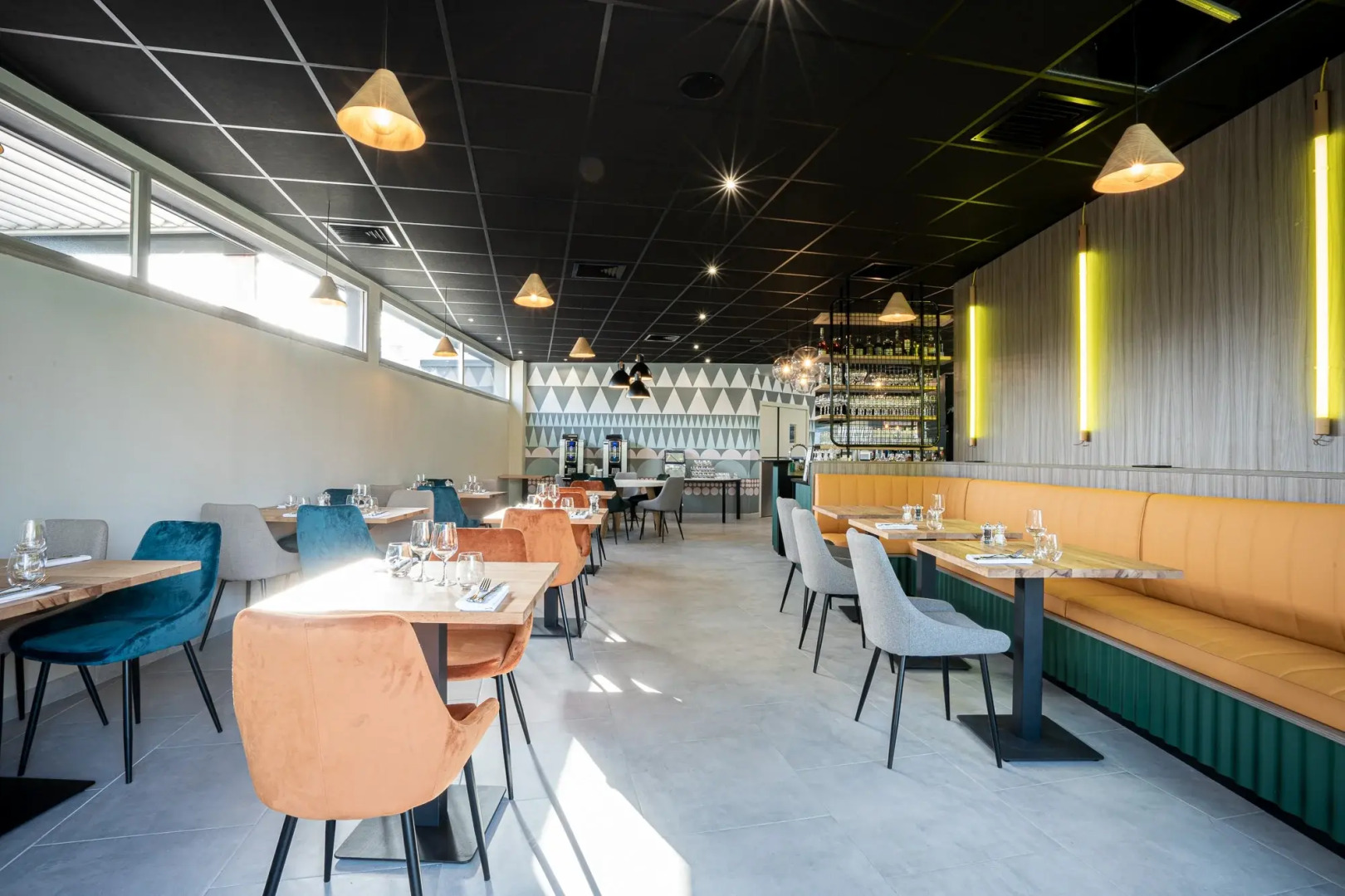 PoMo Hotel & Restaurant