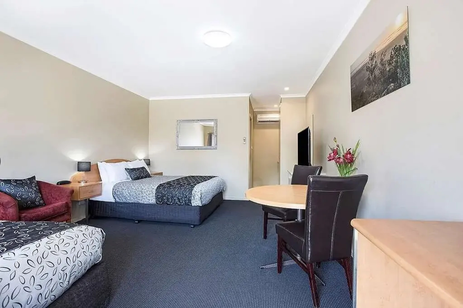 Comfort Inn May Park