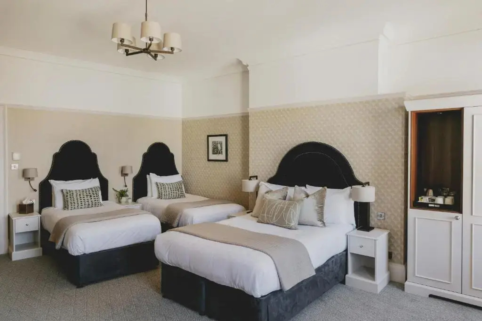 The Queens Hotel