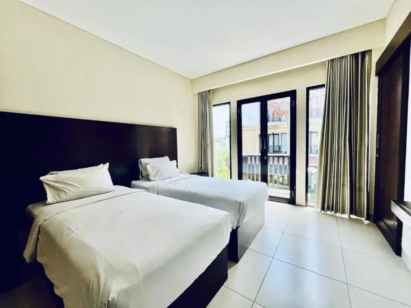 Suris Boutique Hotel
