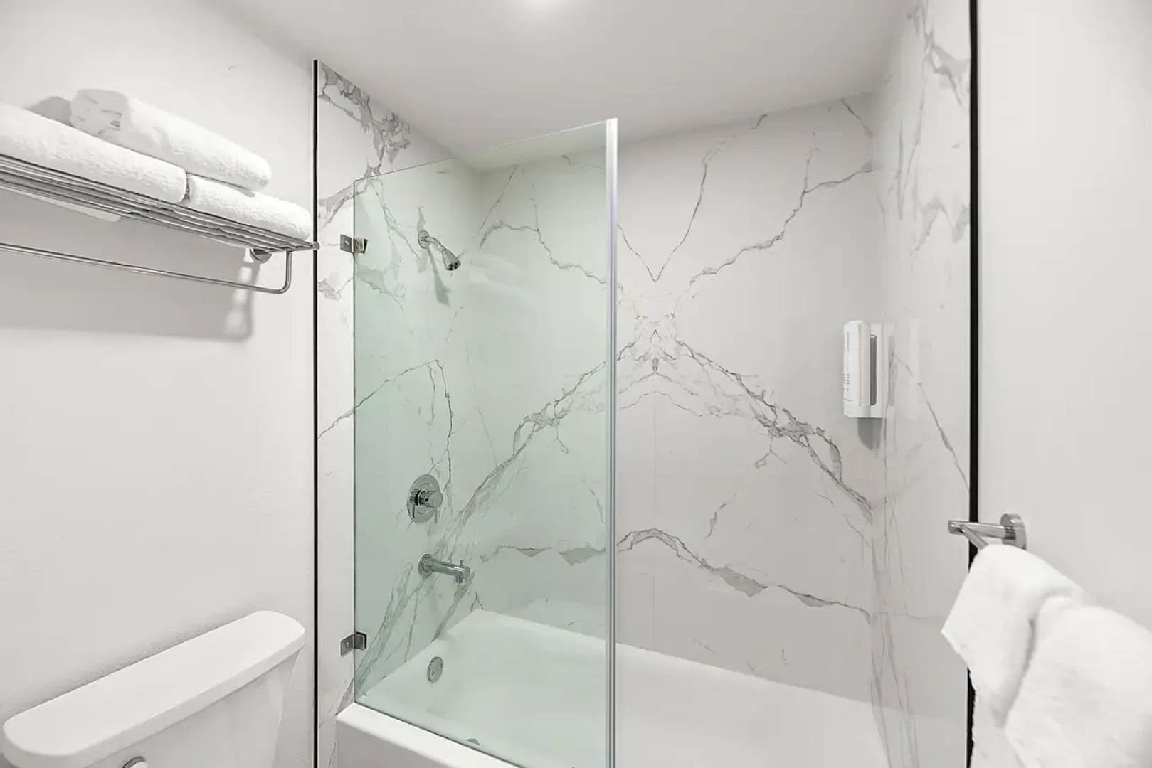 Отель Clarion Pointe