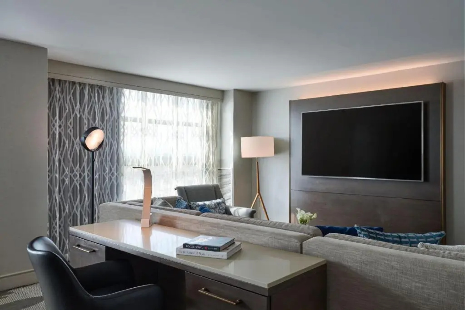 Renaissance Los Angeles Airport Hotel